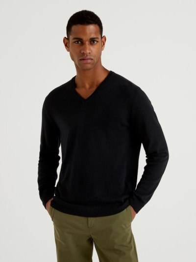 Black Men's Benetton Pure Merino Wool V-neck Sweaters | AU818373