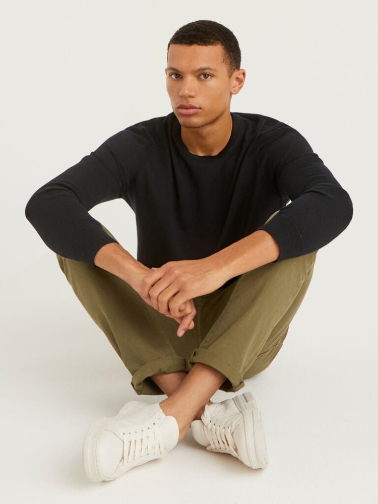 Black Men's Benetton Crew Neck Pure Virgin Wool Sweaters | AU718349