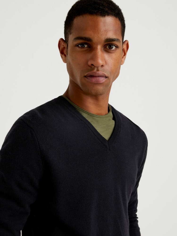 Black Men's Benetton Pure Merino Wool V-neck Sweaters | AU818373